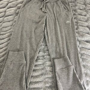 ALO Yoga Light Gray Ribbed Pants